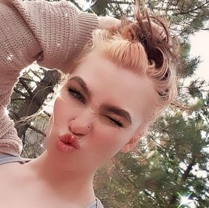 Meet your Posher, Jillian